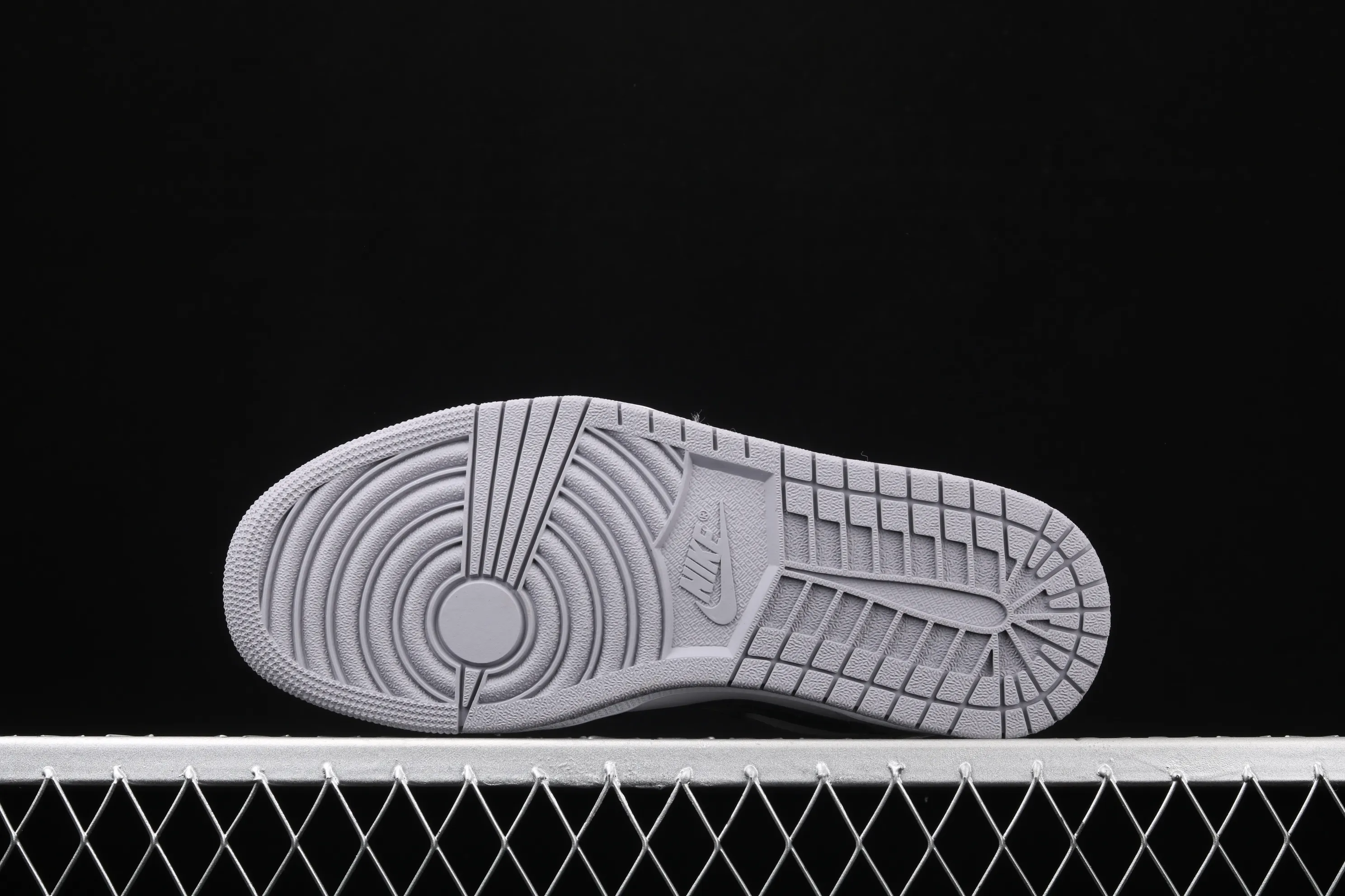All categories Air Jordan Jordan series basketball shoes Air Jordan 1 Low New version Air Jordan 1 Low AJ1 Joe 1 low top leather cultural and leisure sports sneakers 553558-110
